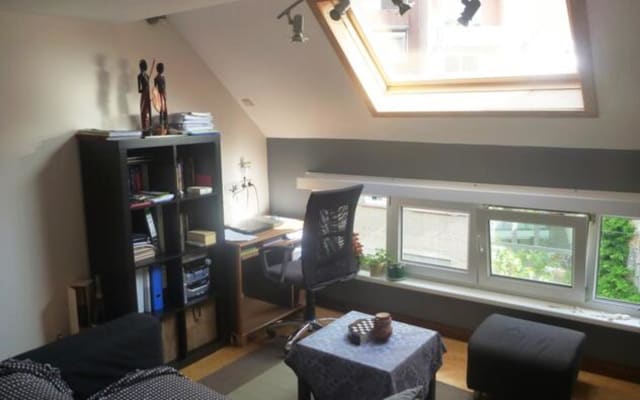 Estúdio Studio with private shower/bath, private toilet and private kitchen imagem 1
