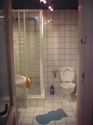Kamer Zonnige  en rustige kamer vlakbij de campussen KDG  Brusselstraat, Markgrave, Van Schoonbeke  en het conservatorium foto 2