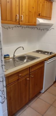 Sala Kot dans le quartier des Bruyères, près du lac imagem 4