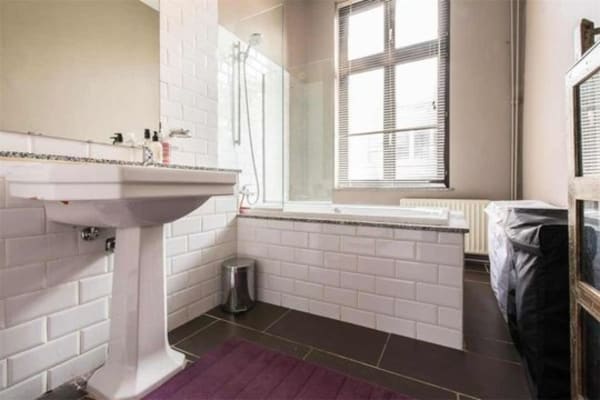 Wohnung Apartment located on the first floor of a luxurious house Rue Mercelis Bild 1