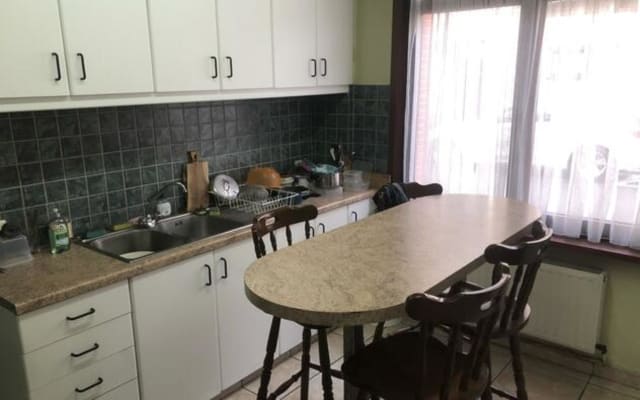 Sala Room with private shower/bath and private toilet imagem 5