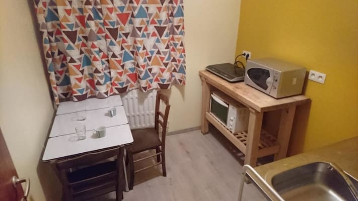 Sala Een prima kot in Namen van 47m² aan € 330 per maand imagem 2