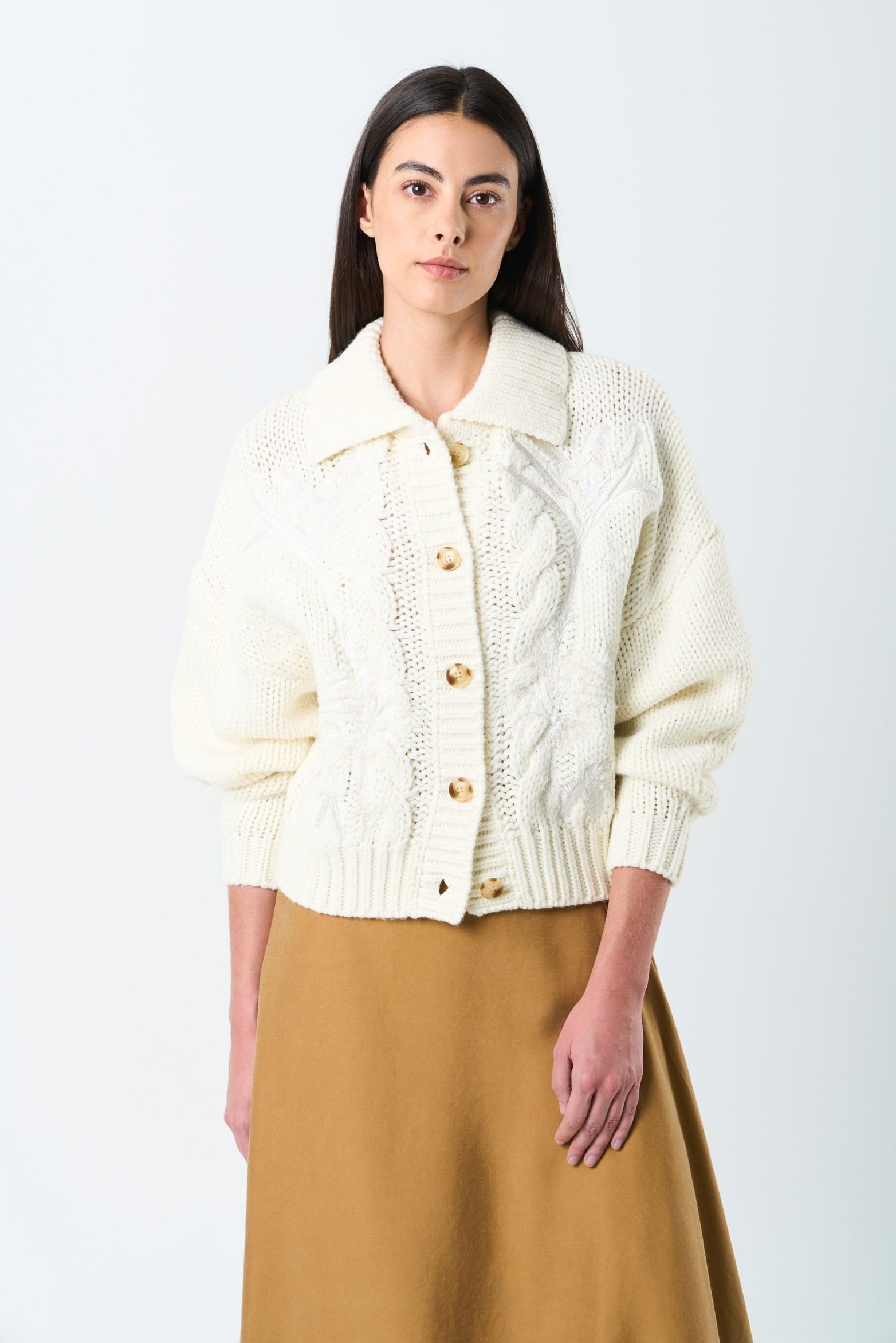 Cardigan Kalixto tejido para mujer bordado