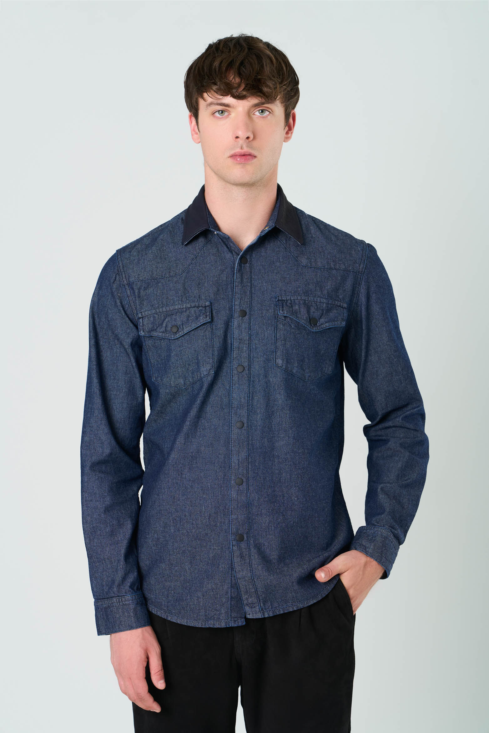 Sobrecamisa Alcor manga larga de algodón para hombre detalles cuero