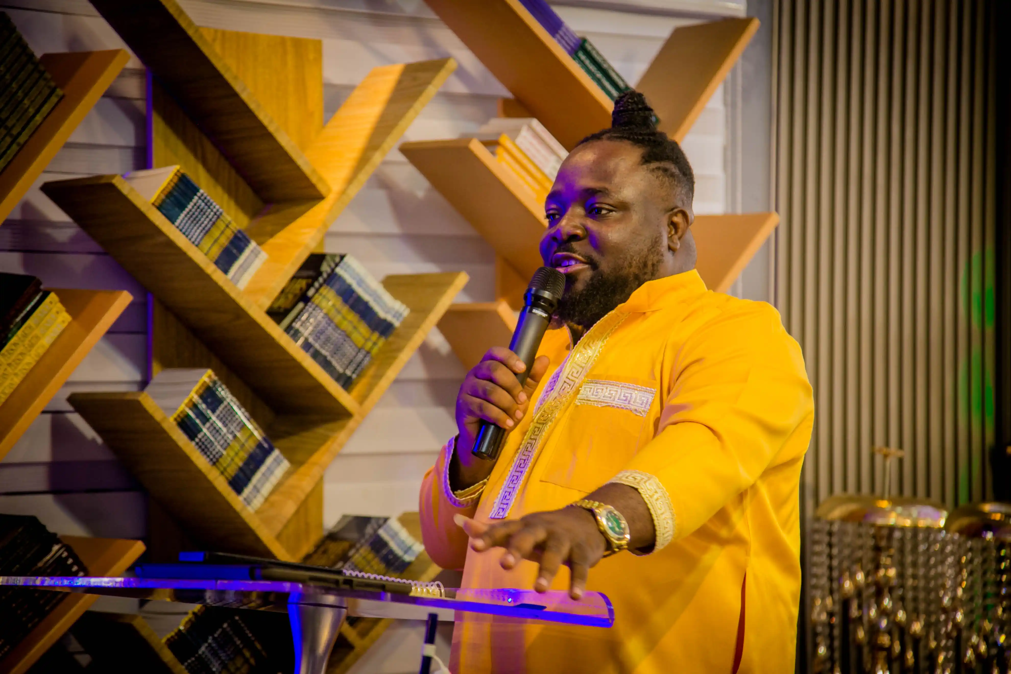 Apostle Dr. Cloudio