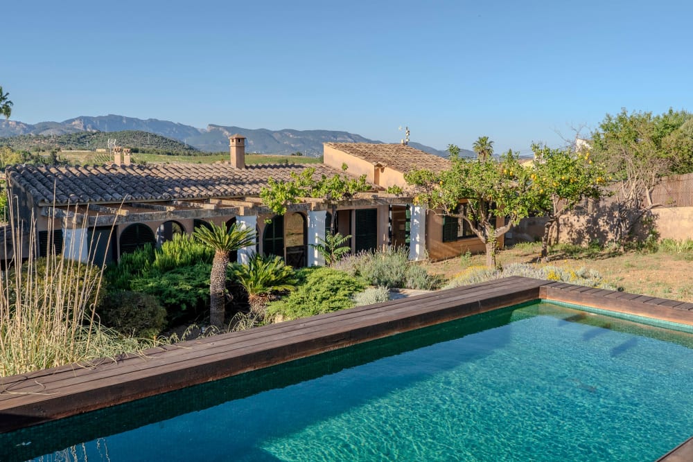 Der Pool, der Gartenannex und die Berge, Exklusive Gartenwohnung
