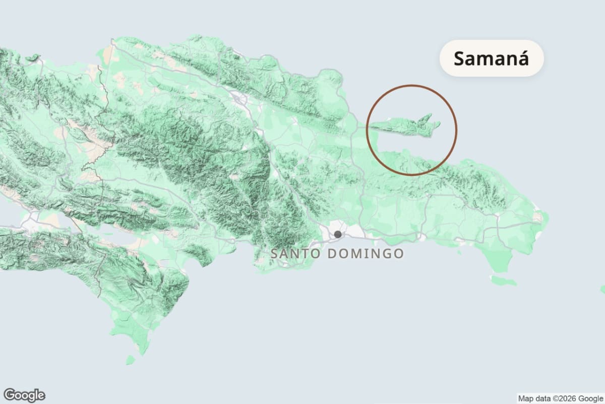Map of the Dominican Republic, the Samaná peninsula circled on the north-east coast, Santo Domingo to the south
