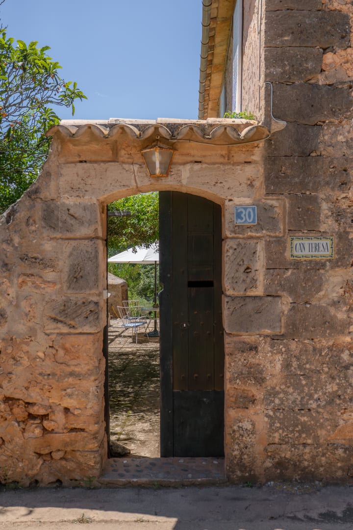 Detail einer traditionellen Eingangstür, piedra de Mares