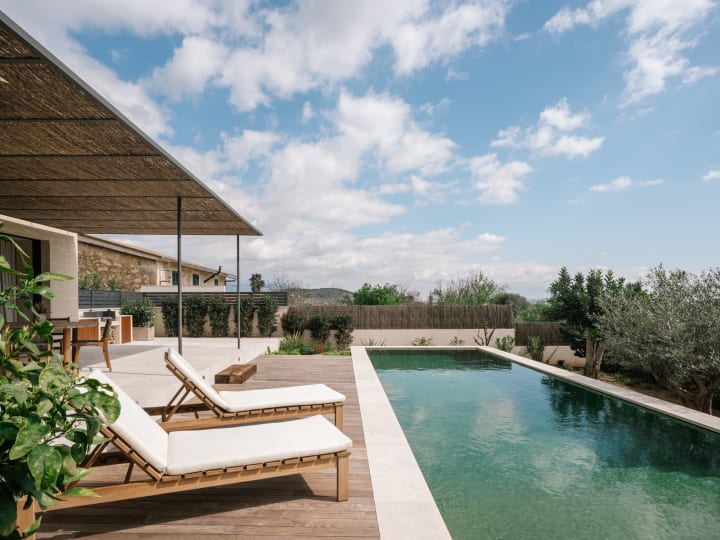 Pool und Außenbereich von DE House Establiments
