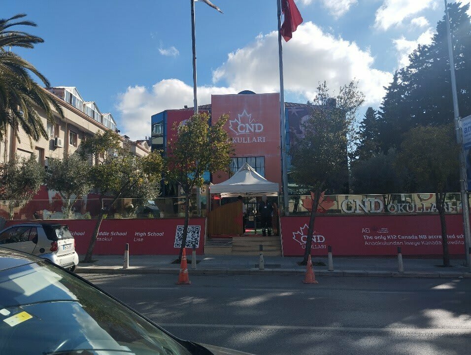 المدرسة الكندية في إسطنبول - فلوريا