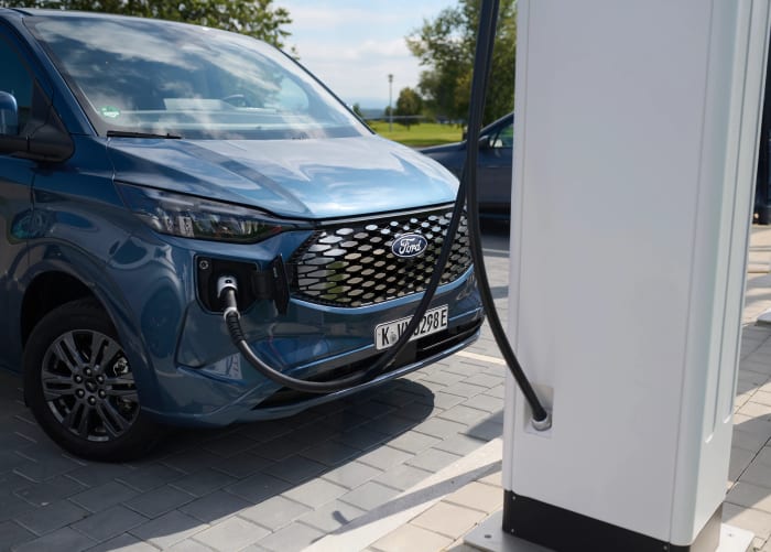 Ford TRANSIT CUSTOM 340L2H1 BEV 71kWh 136cvTrend
