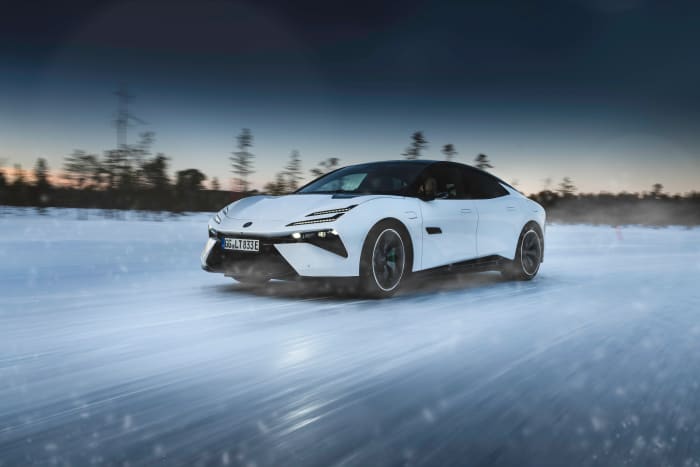 Lotus EMEYA 600 SPORT SE
