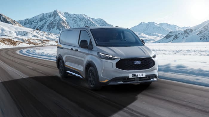 Ford Transit Custom, modello di copertina per Professionisti su strada