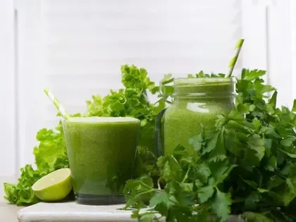 Напиток из петрушки, который поможет убрать живот, победить высокое давление и сердечно-сосудистые заболевания
