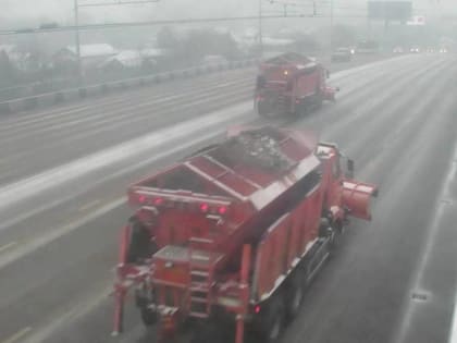 Сутки дороги Краснодара обрабатывали от гололёда