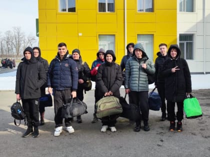 Наши десятиклассники из Геленджика активно участвуют в программе, которая проходит на базе центра «Патриот» в Динском районе