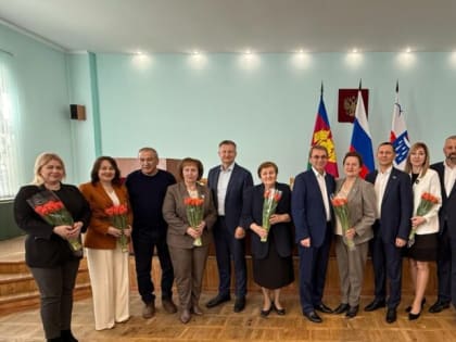 Торжественный прием в честь наступающего женского дня прошел в Лазаревском районе