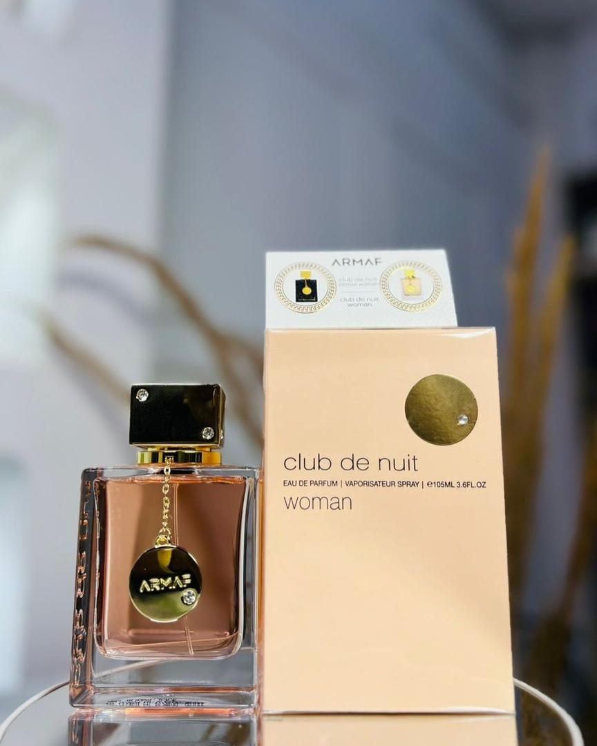 Club De Nuit Woman