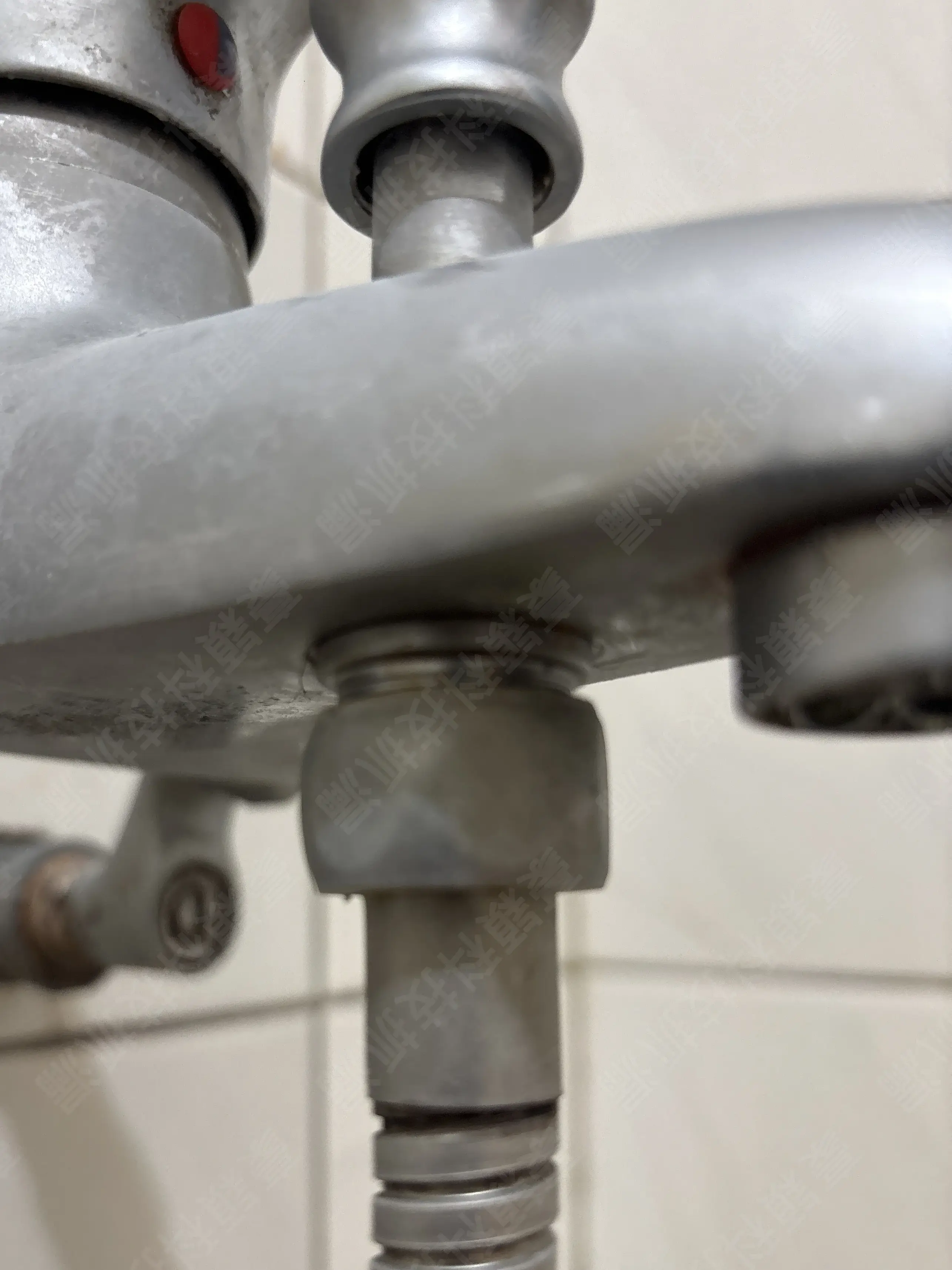 檢查水龍頭與軟管接頭