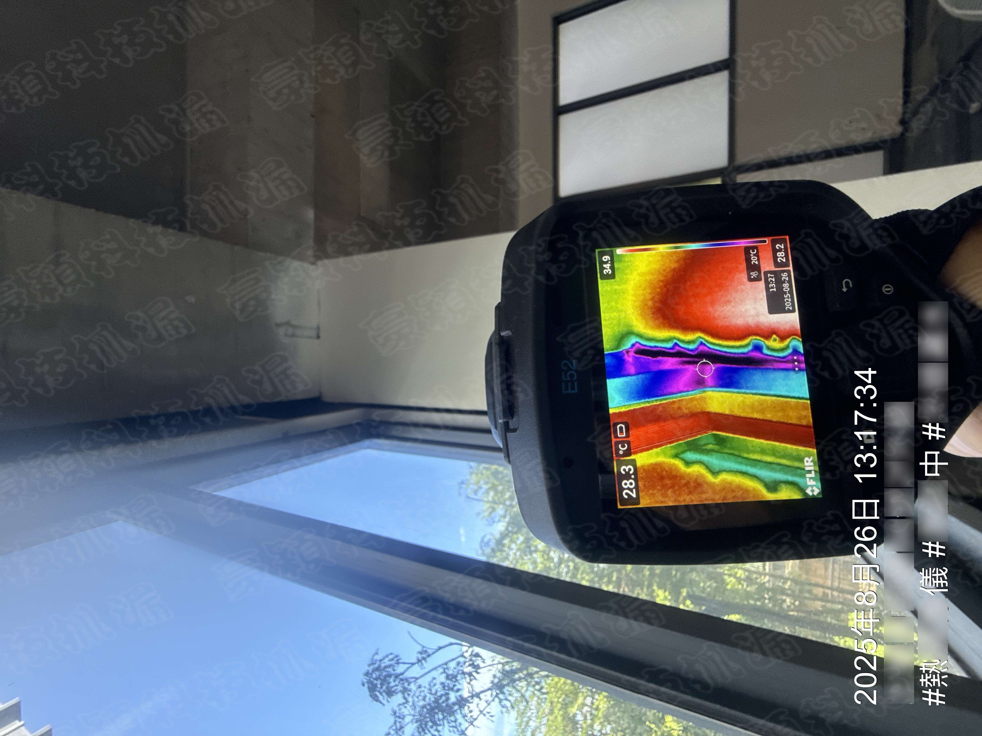 紅外線熱像儀進行窗框漏水檢測