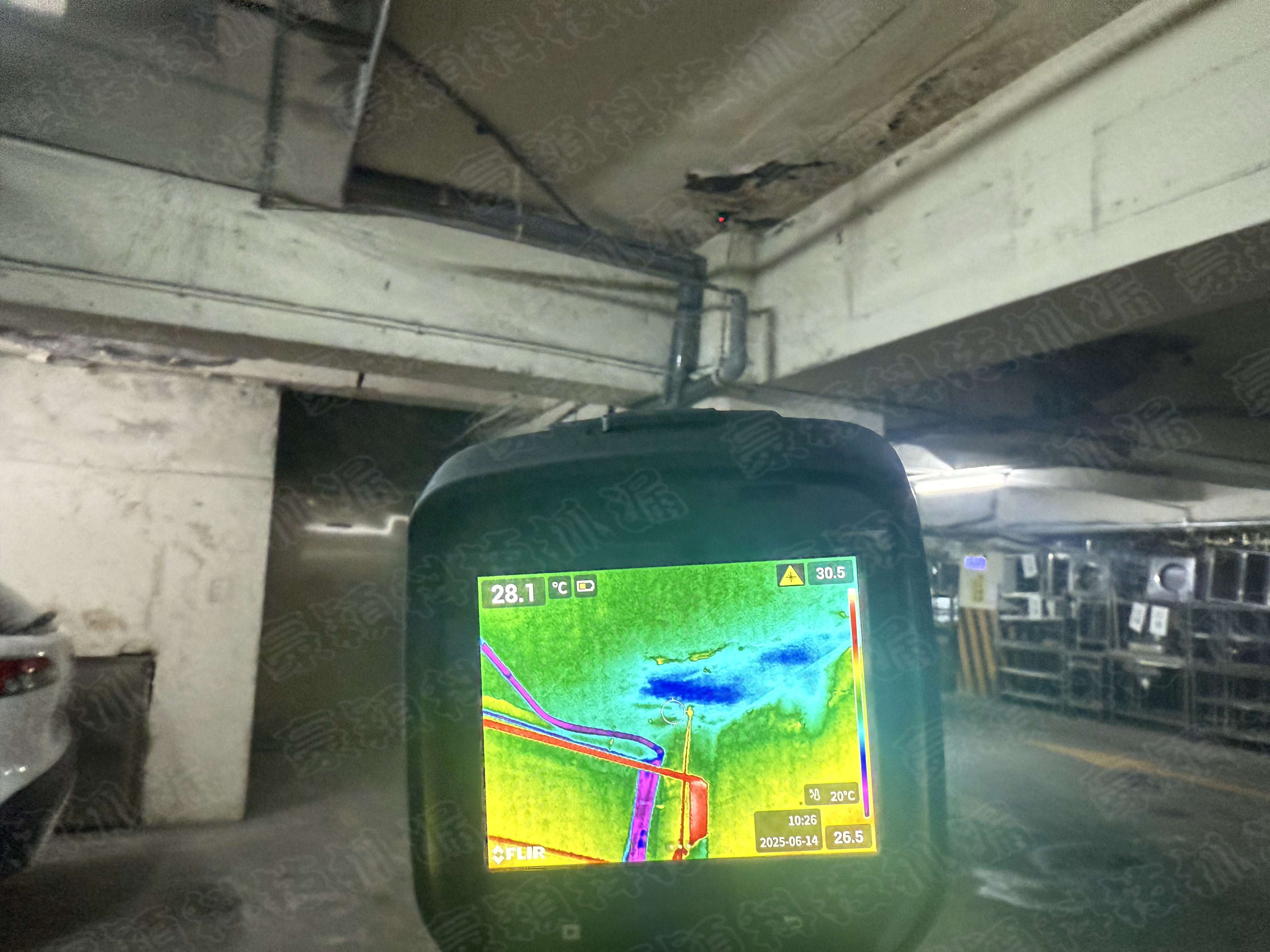 地下室天花板的紅外線漏水檢測現場