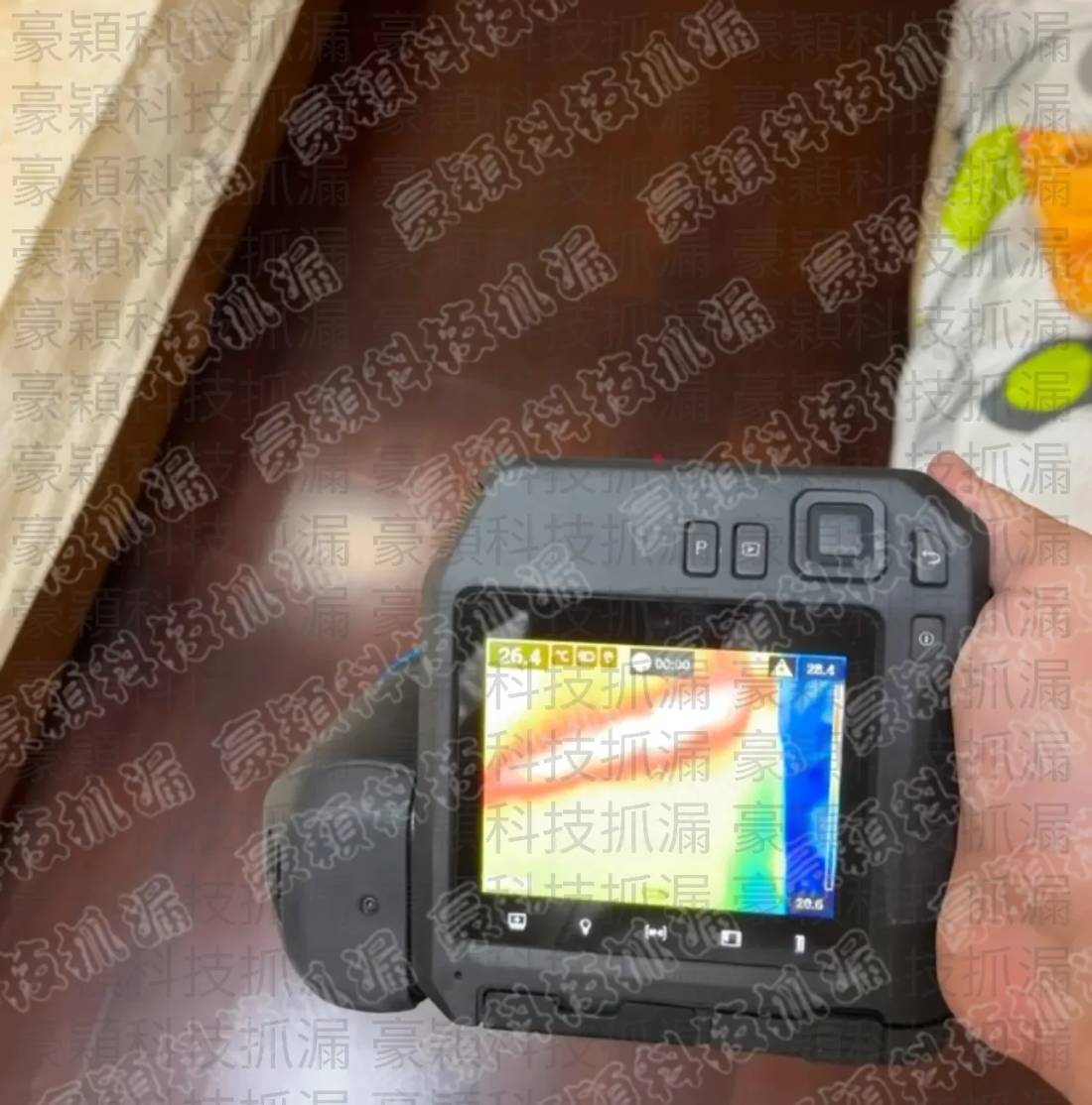 抓漏神器大比拚：紅外線熱像儀、聽漏儀、內視鏡怎麼選？科學抓漏原理與優缺點解析 - 豪穎抓漏案例實景照片