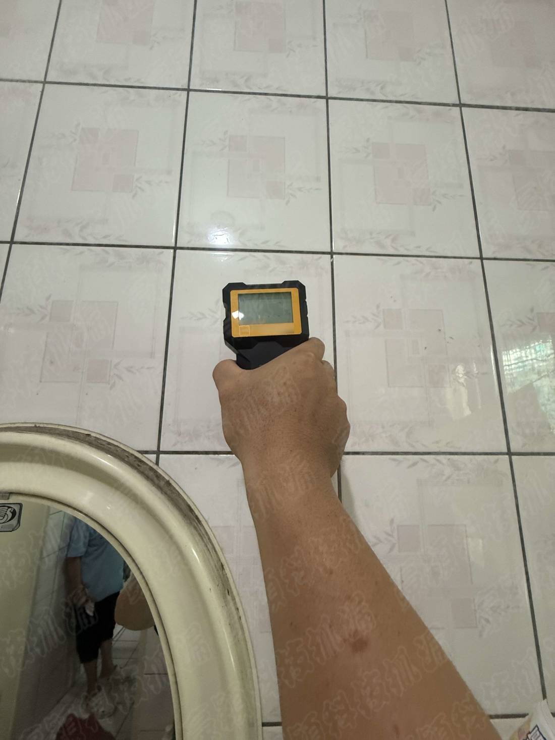 陽台積水抓漏費用多少才合理？專業解決流程、自檢與緊急處理指南 - 豪穎抓漏案例實景照片