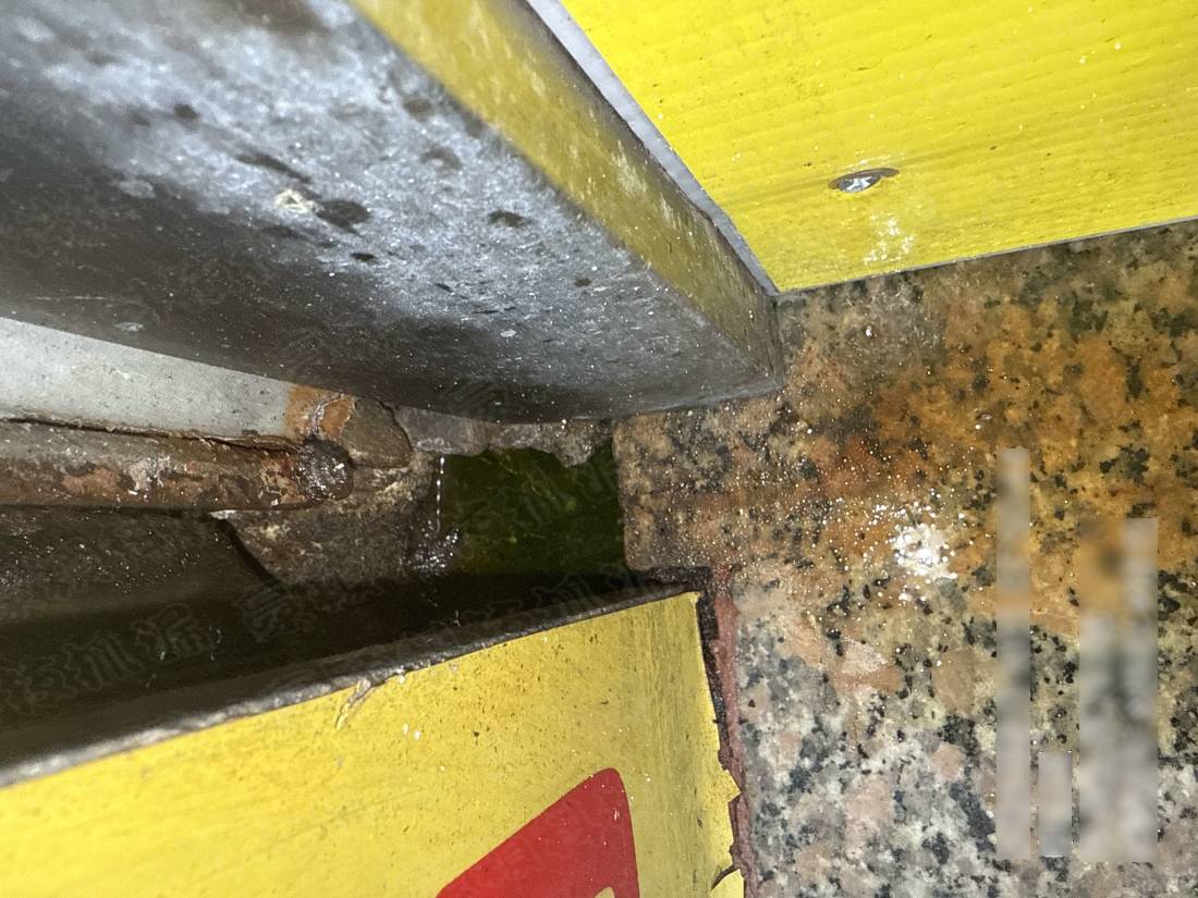 窗框矽利康老化漏水怎麼辦？完整解析窗框矽利康修補、價格及DIY教學 - 豪穎抓漏案例實景照片