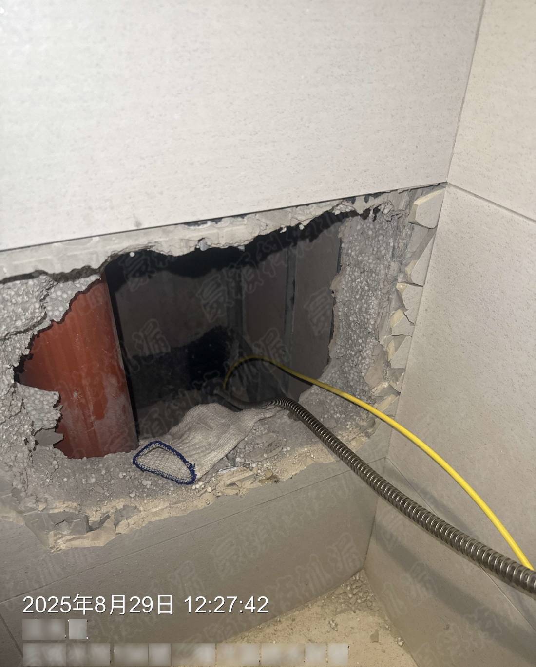 【牆壁發霉怎麼辦】擦了又長？牆壁發霉原因解析與科技抓漏根治SOP - 豪穎抓漏案例實景照片