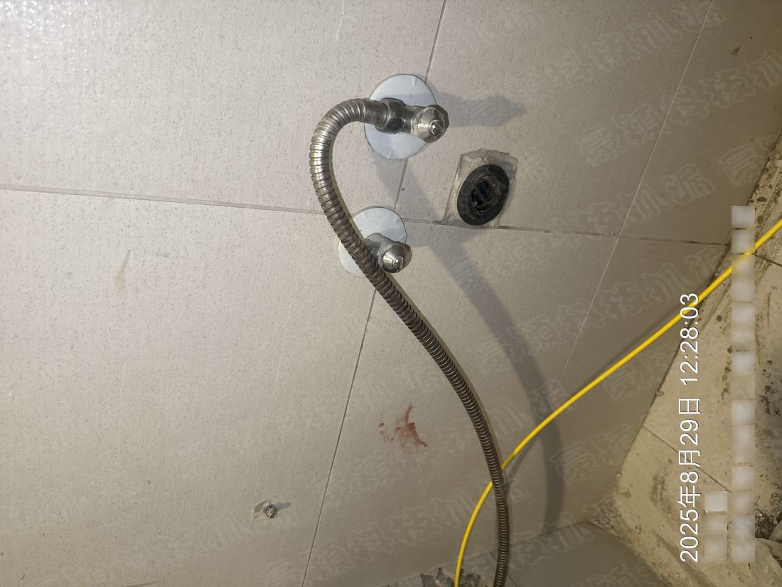 地下室滲水怎麼辦？不想花18萬冤枉錢，你必看的「免敲牆」抓漏法 - 豪穎抓漏案例實景照片