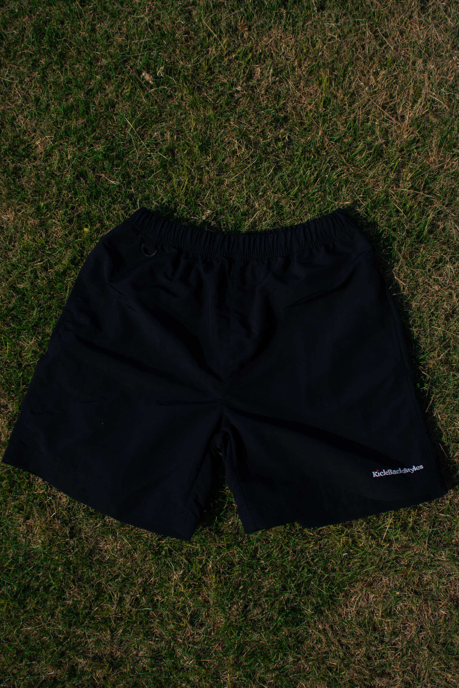 KickBackStyles ナイロンロゴショーツ