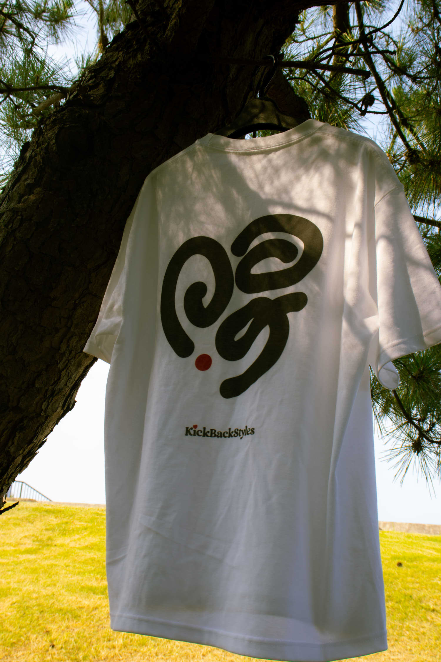 KickBackStyles バックプリントTシャツ ホワイト