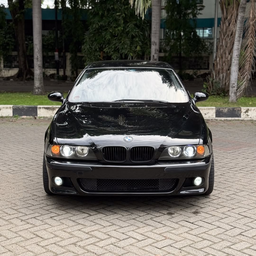 BMW E39 528i