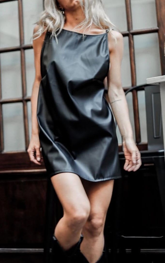 Vestido eco cuero