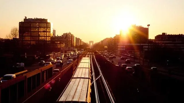 생활습관에서 꼭 지켜야 하는 60대 역류성 식도염 관리법 이미지