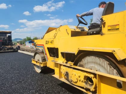 Рабочие начали асфальтировать развязку, которая свяжет Пашенный и Тихие зори