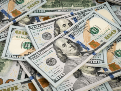 Дельные советы по покупке, хранению и продаже долларов дала финансист