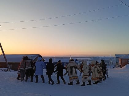 В поселках Дудинки дружно встретили Хэйро