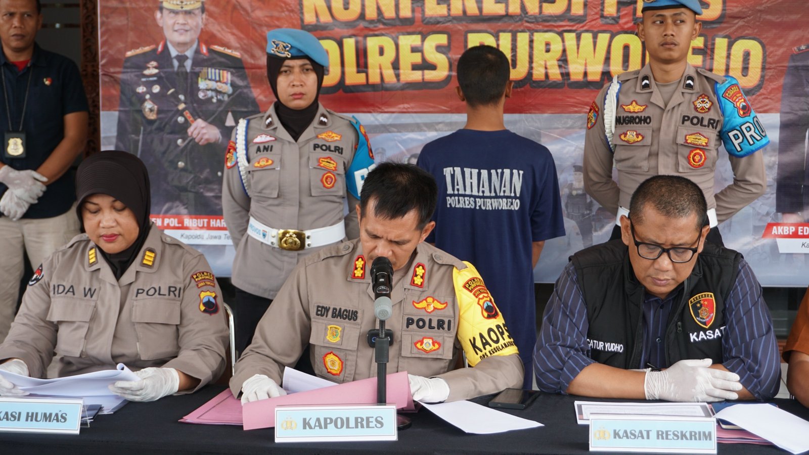 Kapolres Purworejo Gelar Press Release Ungkap Kasus Pencurian di Sekolah Dasar
