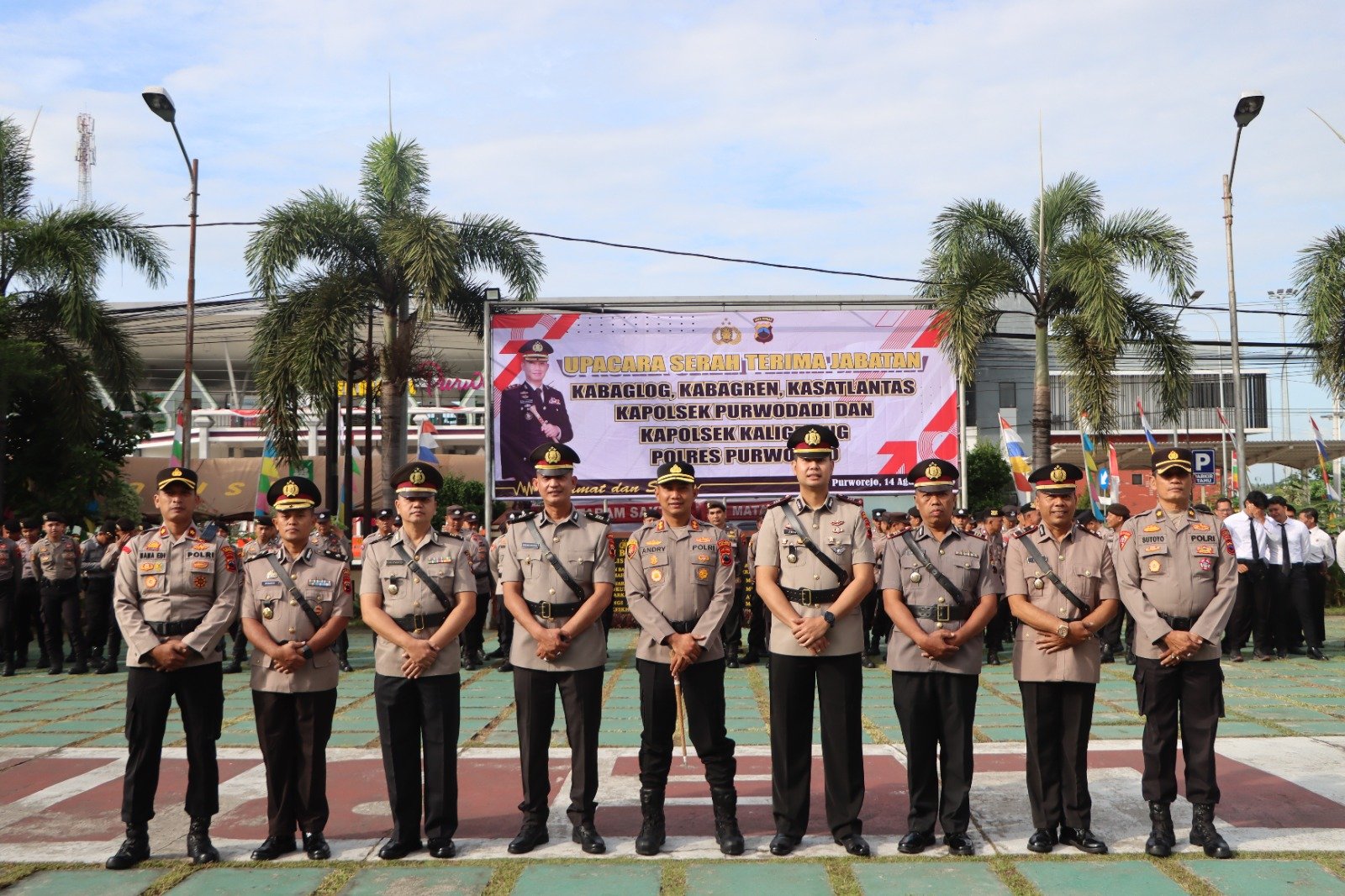 Serah Terima Jabatan Pejabat Utama dan Kapolsek Jajaran Polres Purworejo, Kapolres: Akselerasikan Tugas untuk Jawab Persoalan Masyarakat