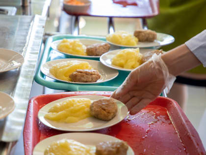 В 2024 году планируется подключить 27 тульских школ к безналичной оплате питания