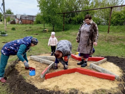 «Тульская Пресса»: В Тульской области традиции добрососедства укрепляют на праздниках ко Дню соседей