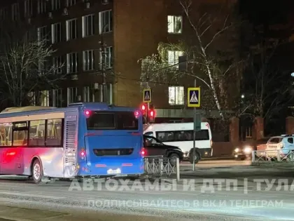 ДТП с автобусом и иномаркой в Туле