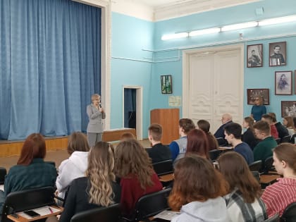 Елена Симонова приняла участие в открытии олимпиады по истории предпринимательства