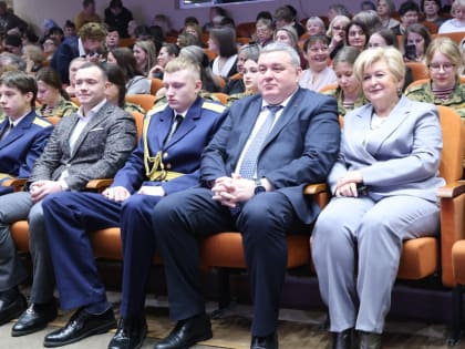 В Туле поздравили женщин с 8 Марта