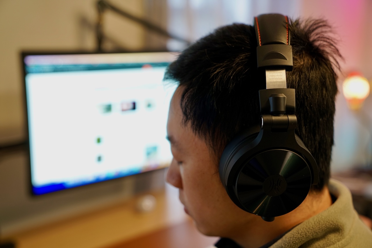 wireless studio headphones low latency OneOdio Studio Max 1 foldable design