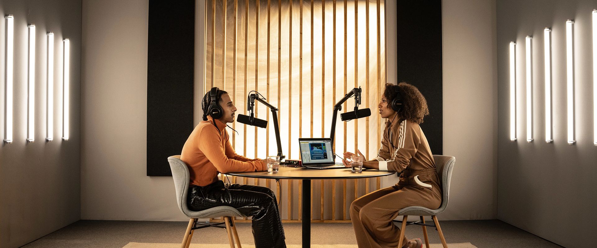 Shure SM7dB podcast streaming setup