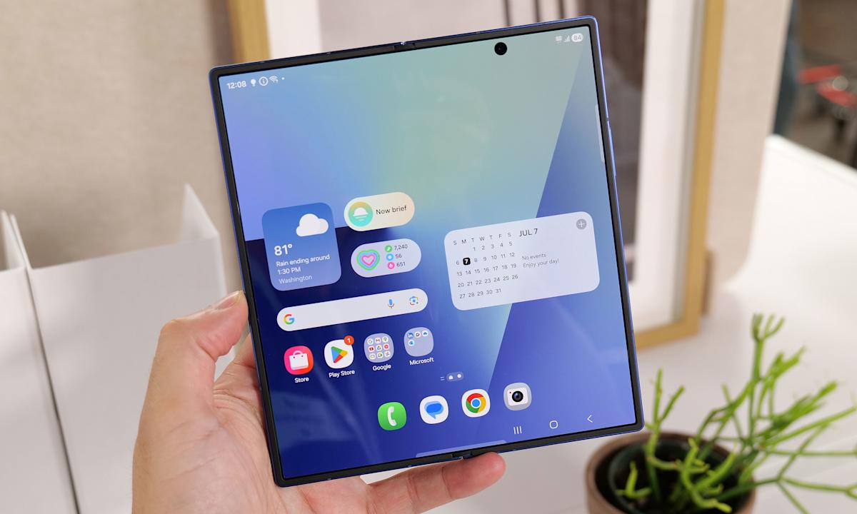 삼성 언팩 2025 갤럭시 Z 폴드7 티타늄 디자인