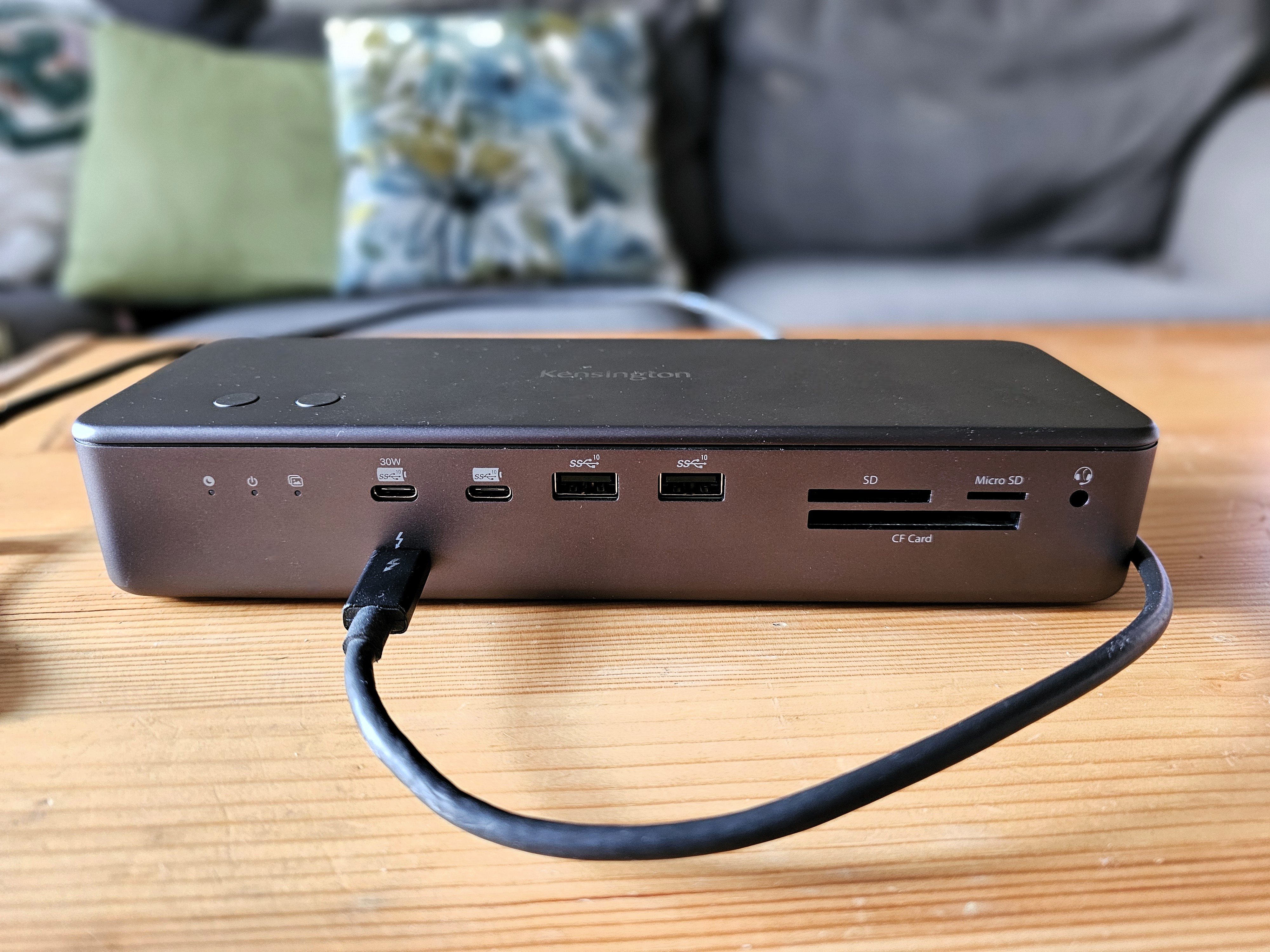 Thunderbolt 5 docking station front view showing ports