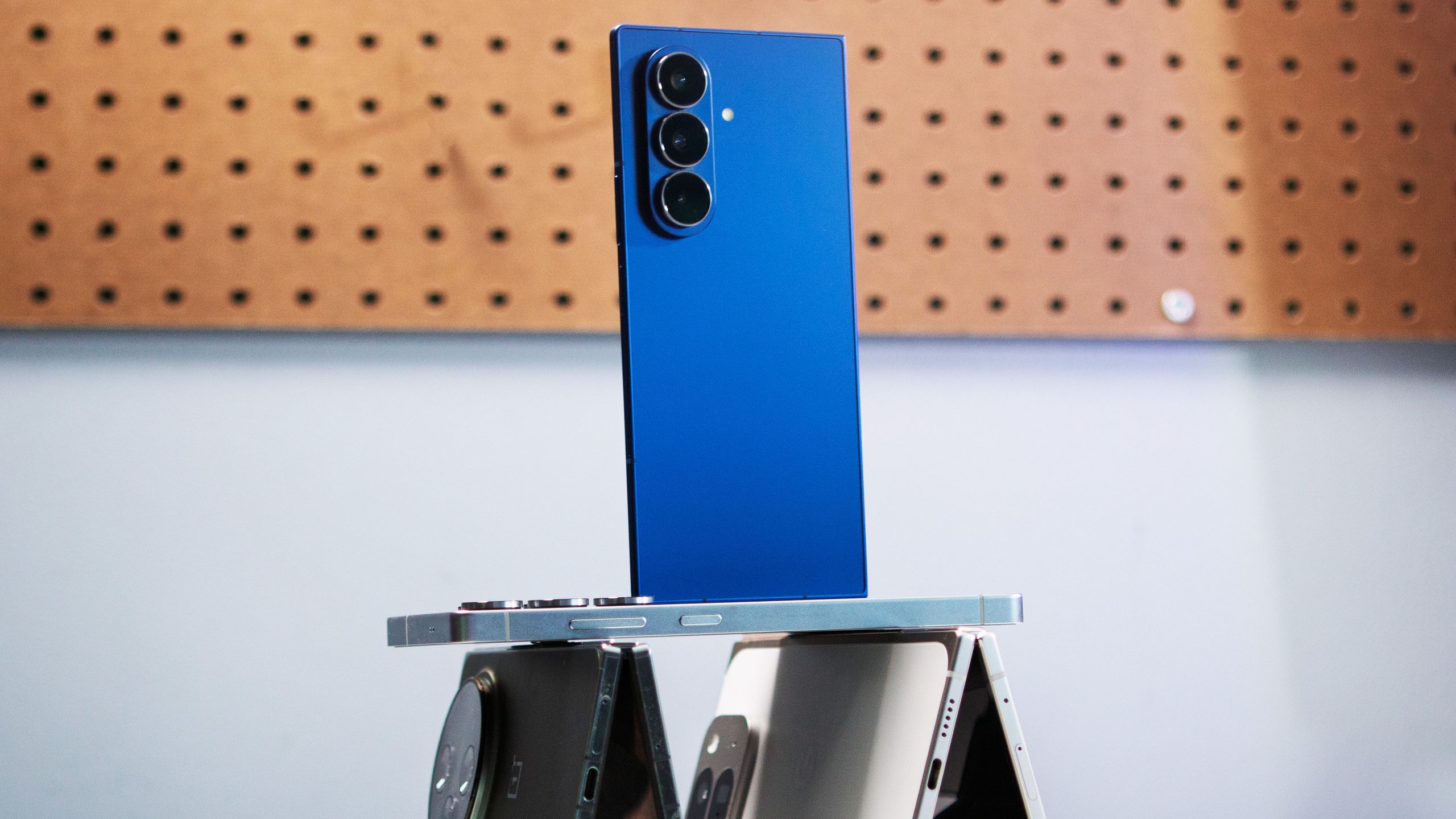 삼성 갤럭시 Z 폴드7 카메라 시스템과 티타늄 프레임 상세